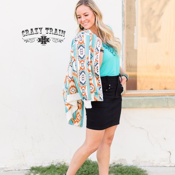 Law Maker Skirt - Picture 3 of 3